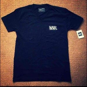 Young and reckless V-neck medium