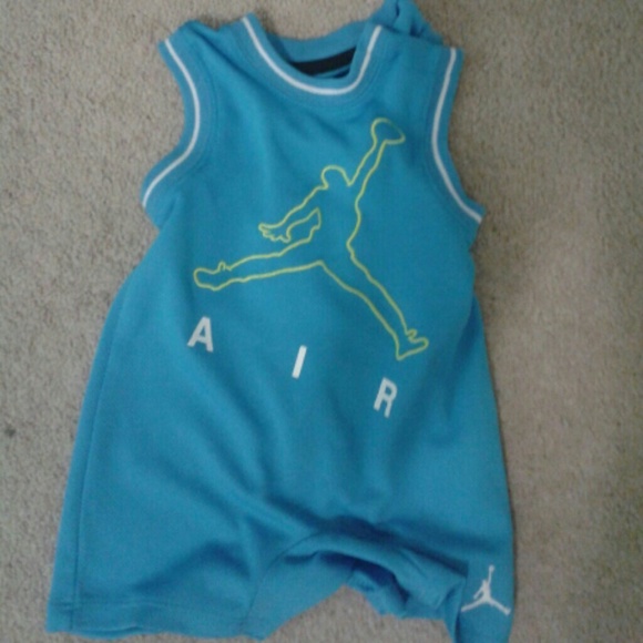 Jordan onsie