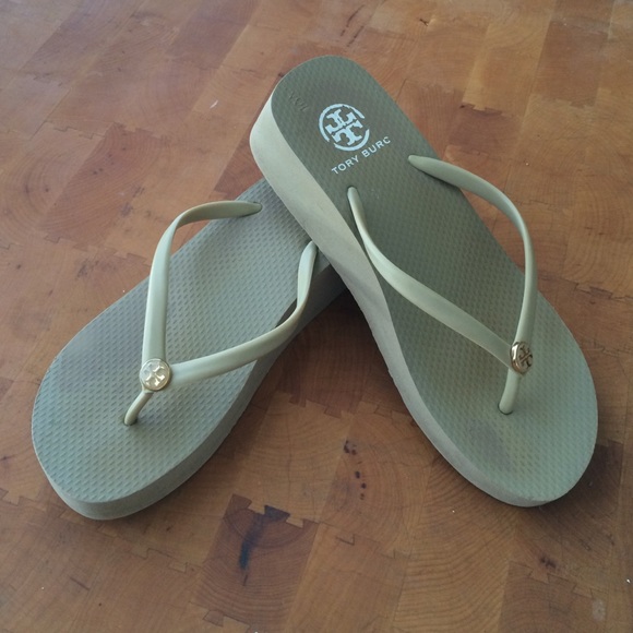 Tory Burch Wedge Flip Flops in Taupe Size 6