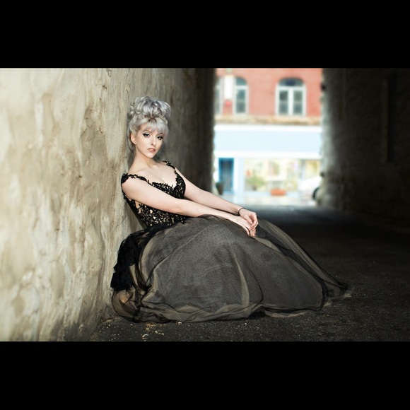 Mac Dugall prom dress - Picture 2 of 4