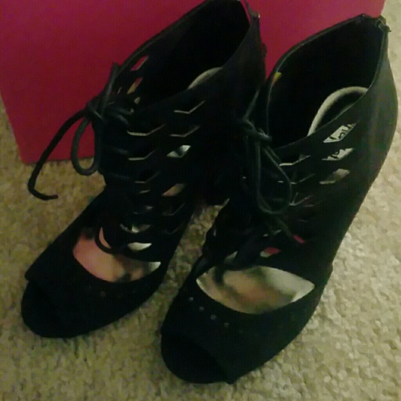 *BUNDLE*   - Charlotte Russe Heels