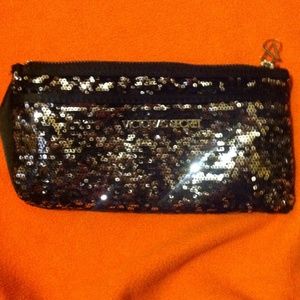 VICTORIAS SECRET MAKE UP BAG