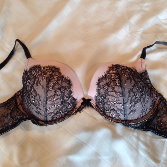 Victoria's Secret Dream Angels push-up bra 36D