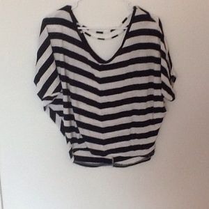 Black and white stretchy top , size medium