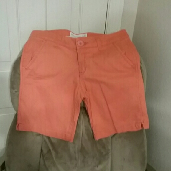 Aeropostale long shorts sz 3/4 - Picture 2 of 3