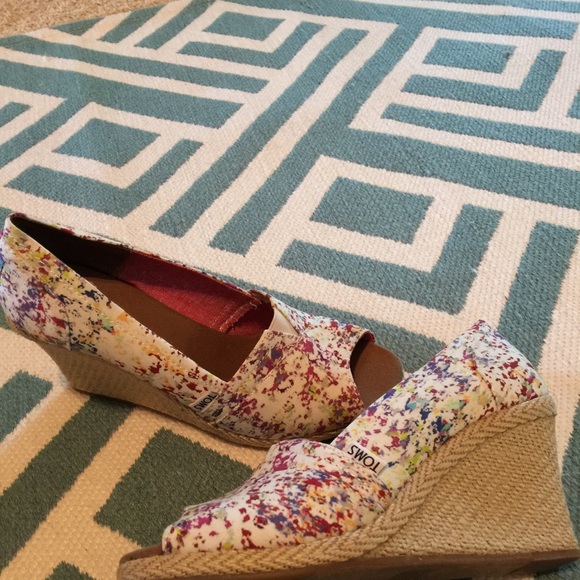 NWOT toms wedges