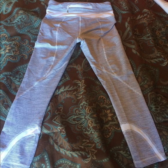 Rare striped lululemon Inspire crops size 2