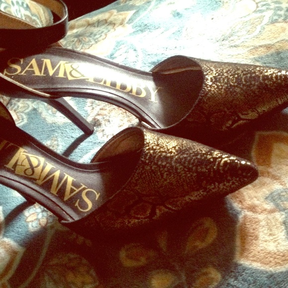 Sam&Libby ankle strap pumps