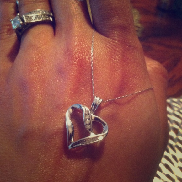 10k white gold heart necklace