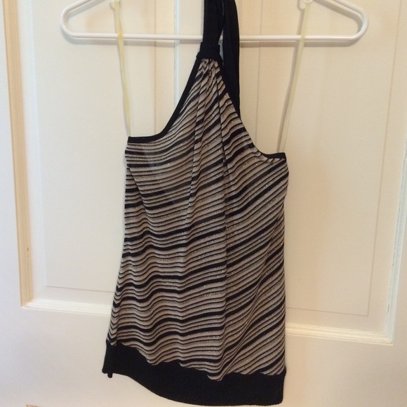 Gold detailed club top