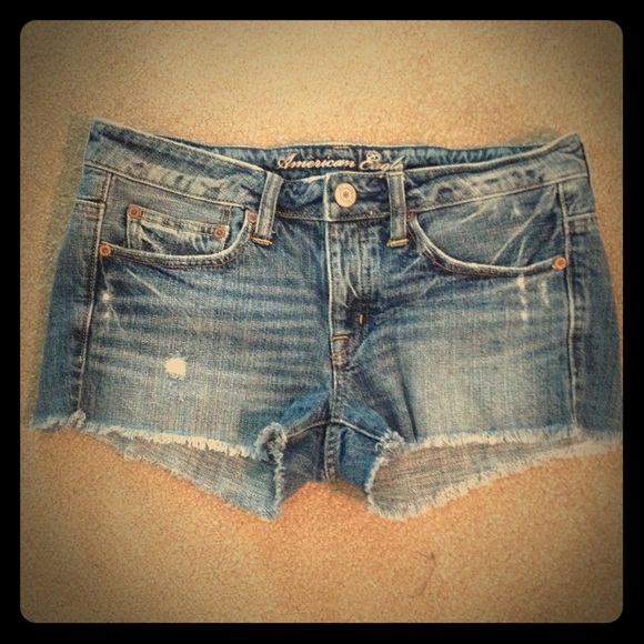 AEO denim shorts with slightly frayed hem