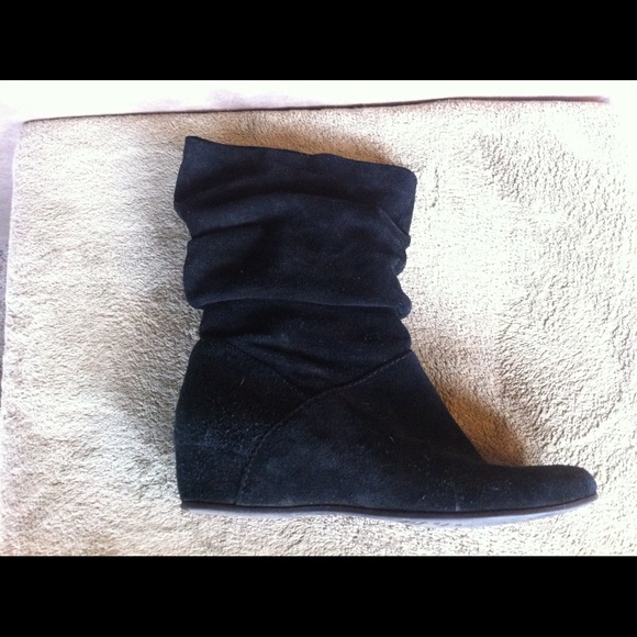 Suede wedge boots