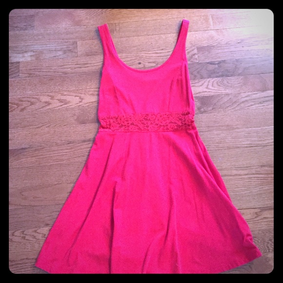 Cute red dress.👗