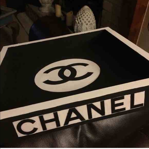 Chanel tray