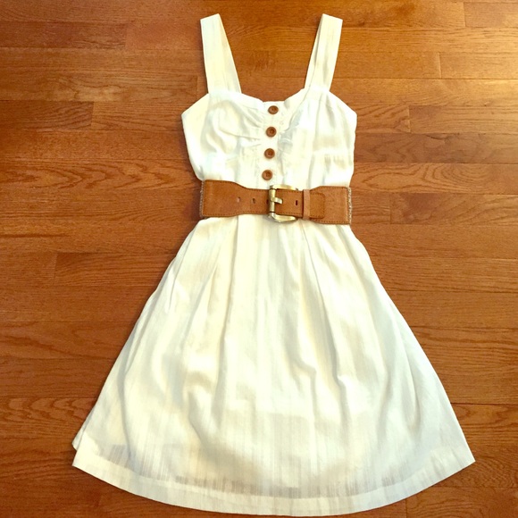 Charlotte Russe Dresses & Skirts - Beautiful ivory color dress.👗