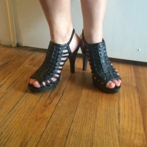 💥SALE💥 Madden Girl cage heels