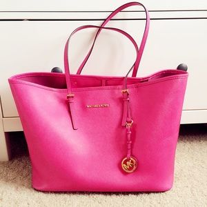 Authentic Michael Kors jet set tote in hot pink
