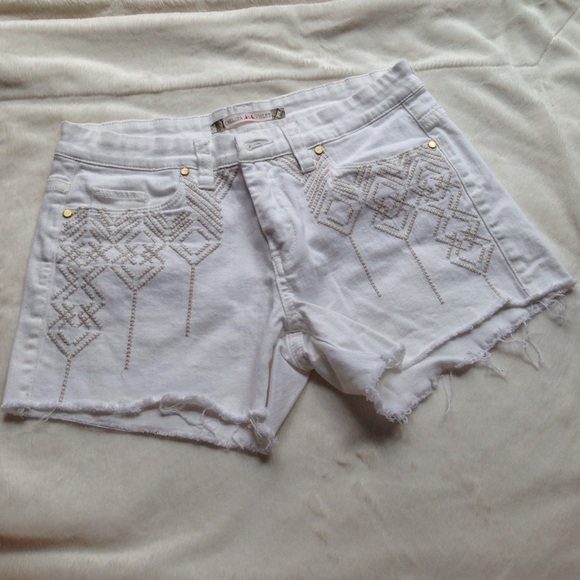 Chelsea & Violet Pants - Chelsea & Violet white embroidered shorts