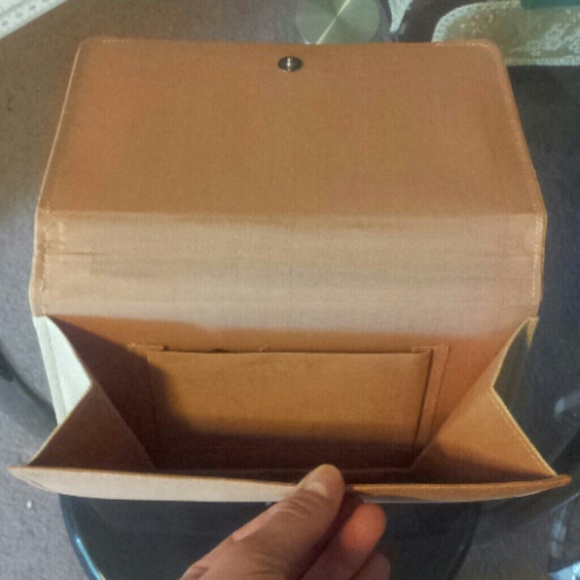 Textured Clutch - Picture 3 of 4