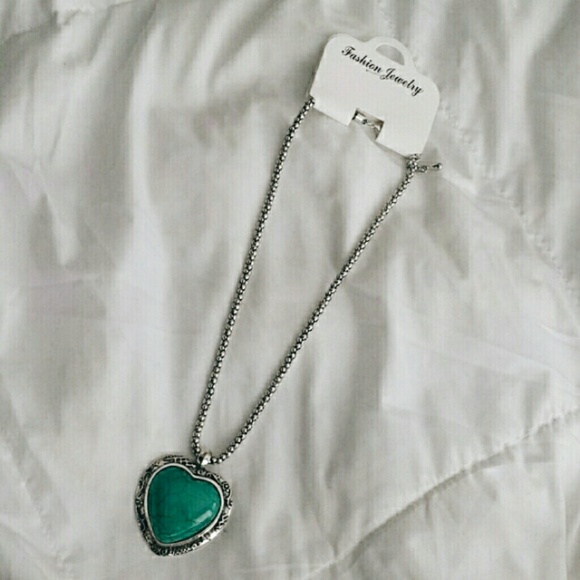 NWOT Turquoise Heart Necklace