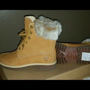 Womens Timberland boot with fur sz 6.5