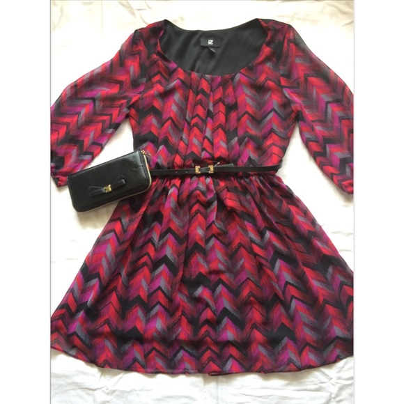 🚫SOLD🚫Sheer Pattern Dress with Sleeves and Belt - Picture 2 of 4