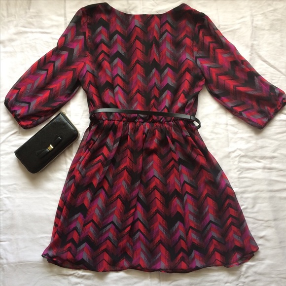 🚫SOLD🚫Sheer Pattern Dress with Sleeves and Belt - Picture 3 of 4