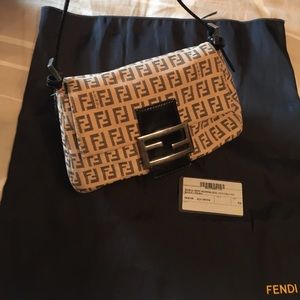 Fendi mini mamma bag 💯 authentic