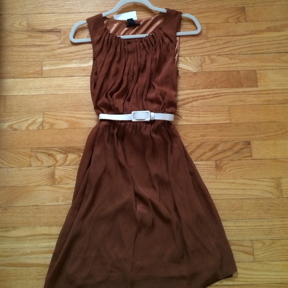 H&M brown pleated dress with belt size 4