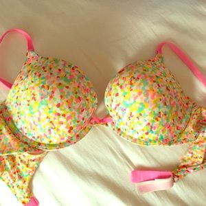 A Victoria secret bra
