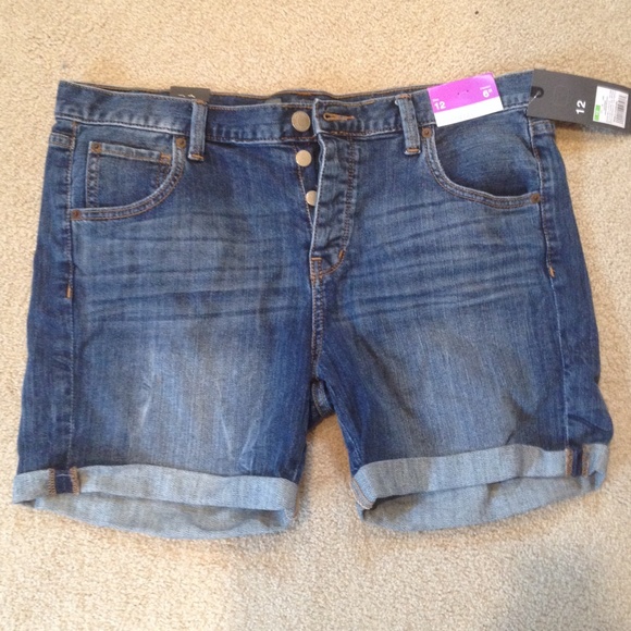 Jean shorts NWT