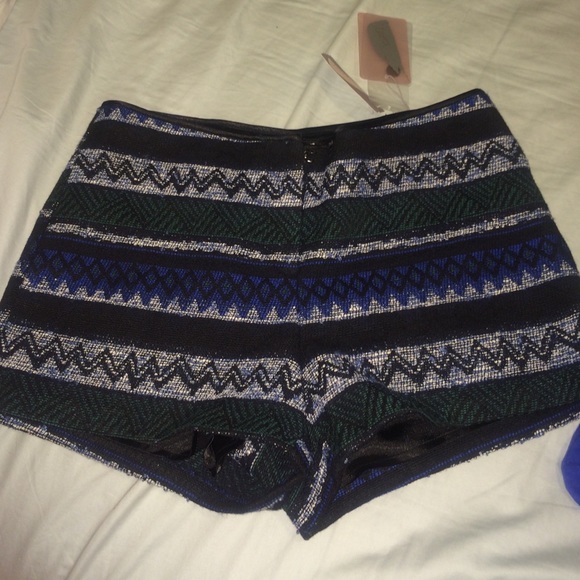 Forever 21 Winter shorts! Size small!! NWT