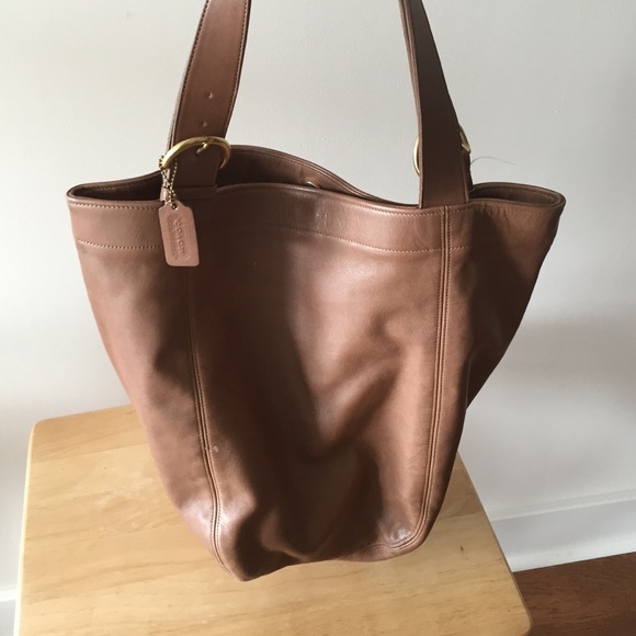 Vintage Coach British Tan Soho Bucket Shoulder Bag