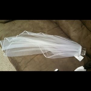 Comb bridal vail