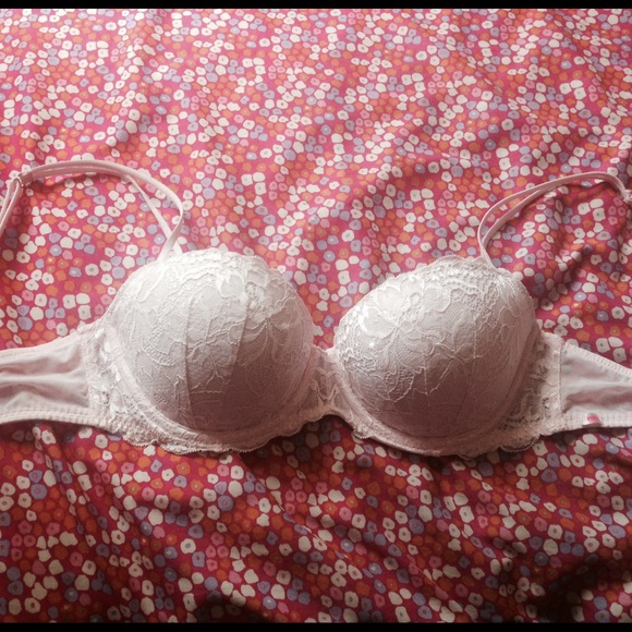 New Light Pink Lace Victoria's Secret Bra - Picture 1 of 3