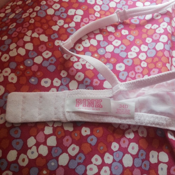 New Light Pink Lace Victoria's Secret Bra - Picture 3 of 3