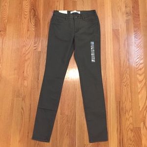 Olive green skinny jeans/pants