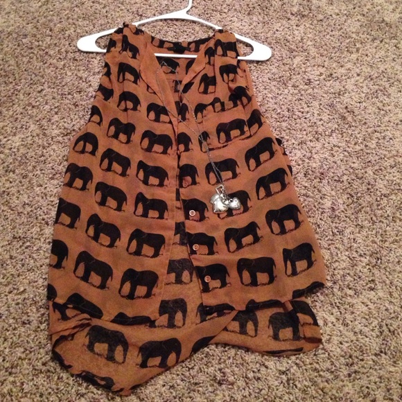 Elephant lover top