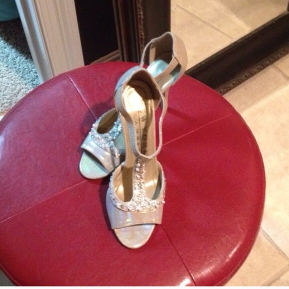 Shoes - Beige Formal Heels