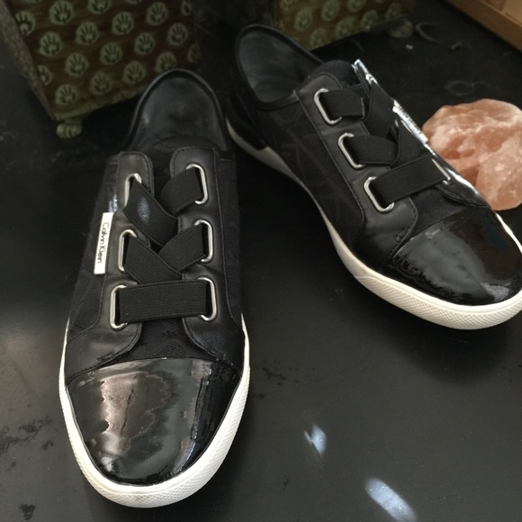 Calvin Klein Women's Shoes (Size 5.5) - Picture 2 of 3