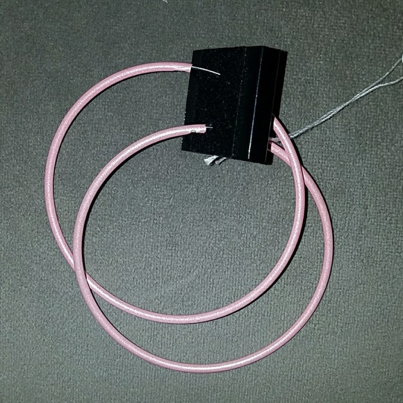 Thin hoops. - Picture 2 of 3