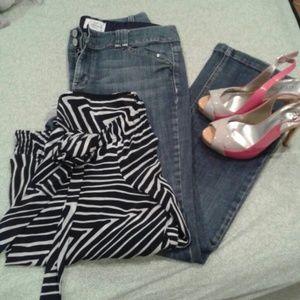 White house black market blanc jeans