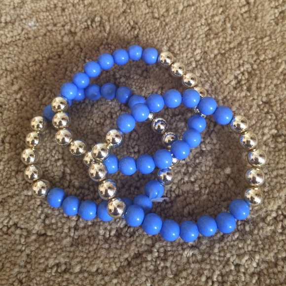 Plastic elastic beaded bracelets