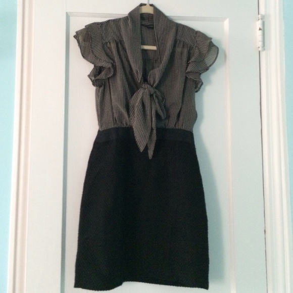 Banana Republic bow tie ruffle sleeve dress size 0