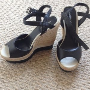 REDUCED!! Cork wedges