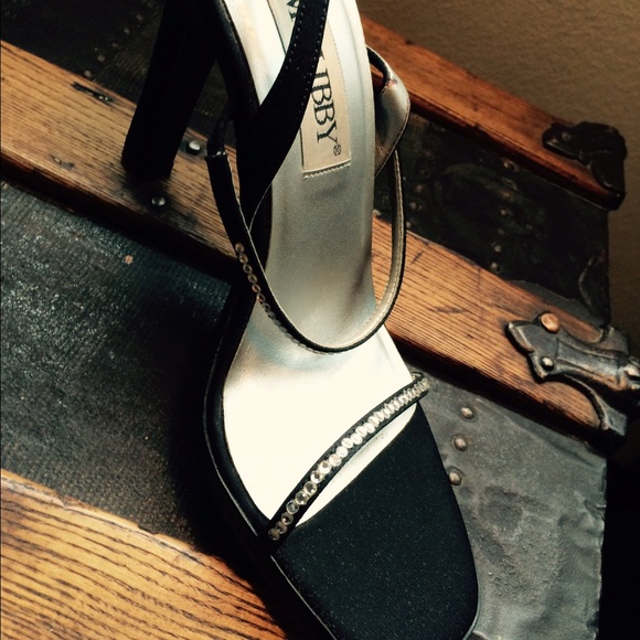 Shoes - Picture 3 of 3