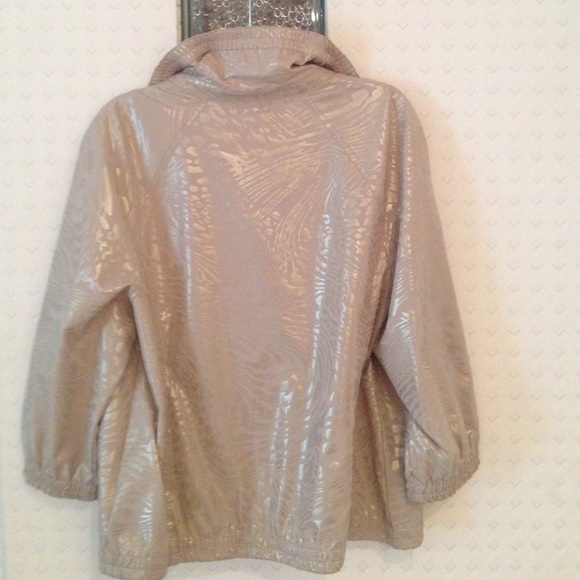 Chico's Zenergy jacket size 2 - Picture 2 of 2