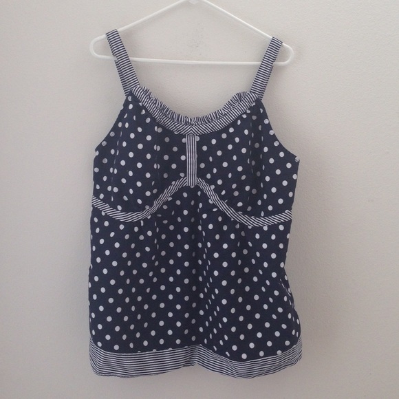 Adorable navy and white top!