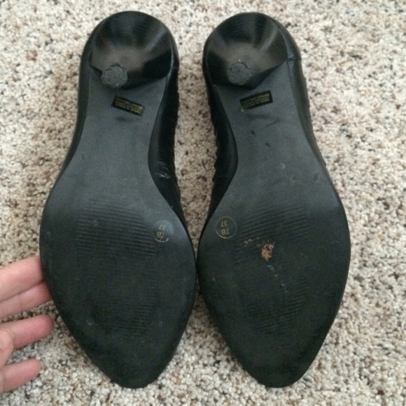 Jessica Simpson black heels - Picture 3 of 3