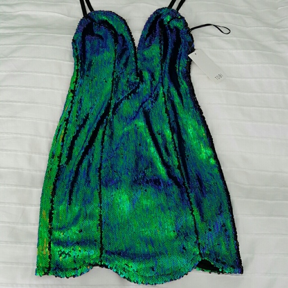 Tobi, backless mermaid sequin dress
